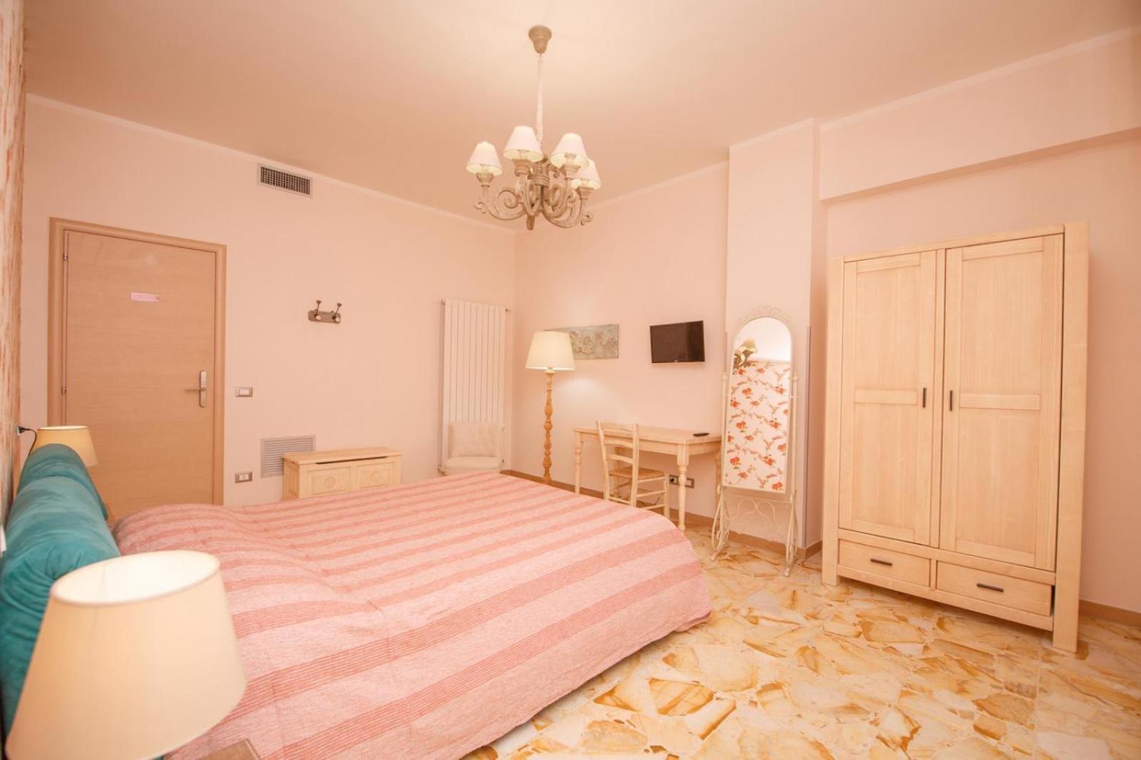 Rooms 66 Кампобассо Экстерьер фото